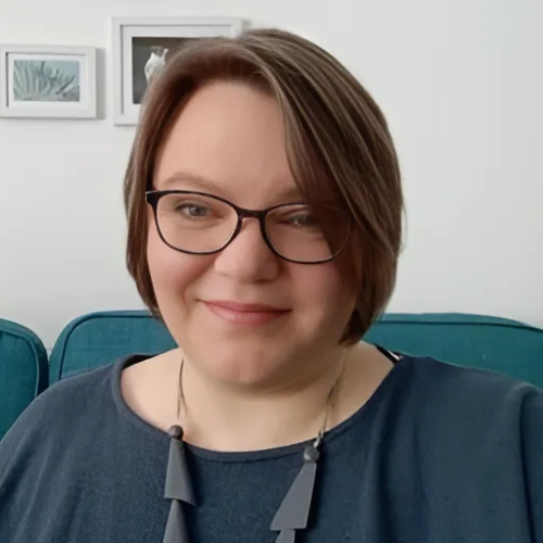 <b>Sam Hinchcliffe<br/>Finova</b><br/><br/>Product Owner at Finova and PhD researcher in Systems Science, Sam blends systems thinking with business analysis to drive innovation. Her career spans fintech, health tech, and academic research into software development challenges.